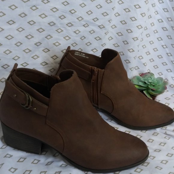 Madden Girl Dark Brown Ankle Boots Size 9 - Picture 2 of 5